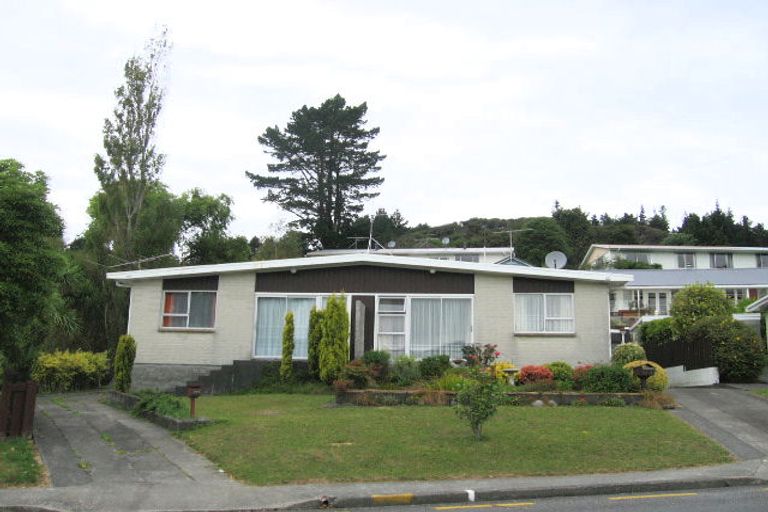 Photo of property in 1/28 Hillside Drive, Maoribank, Upper Hutt, 5018