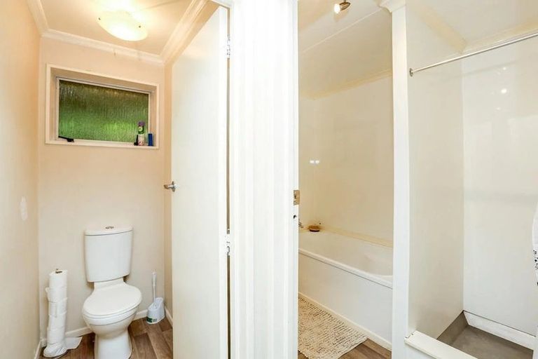 Photo of property in 59a Pioneer Road, Moturoa, New Plymouth, 4310