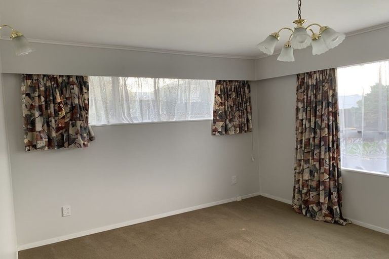 Photo of property in 19 Cassley Crescent, Papakowhai, Porirua, 5024