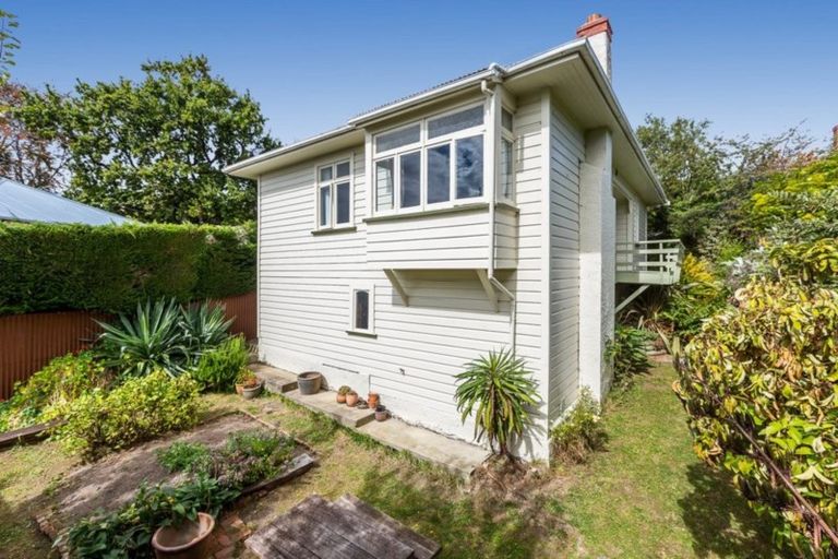 Photo of property in 24 Springhill Road, Mornington, Dunedin, 9011