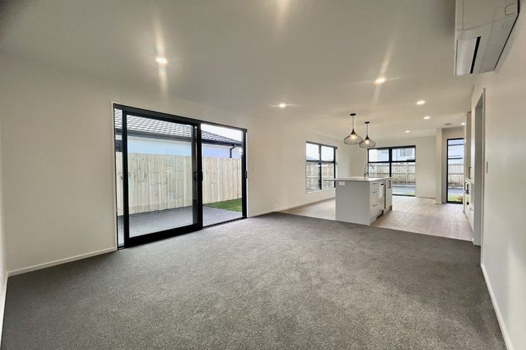 Photo of property in 1 Oakvale Lane, Halswell, Christchurch, 8025