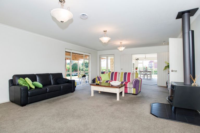 Photo of property in 13 Makaraka Road, Makaraka, Gisborne, 4071