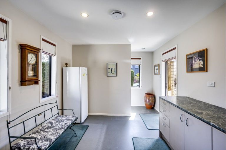 Photo of property in 8 Saint Hill Lane, Havelock North, 4130