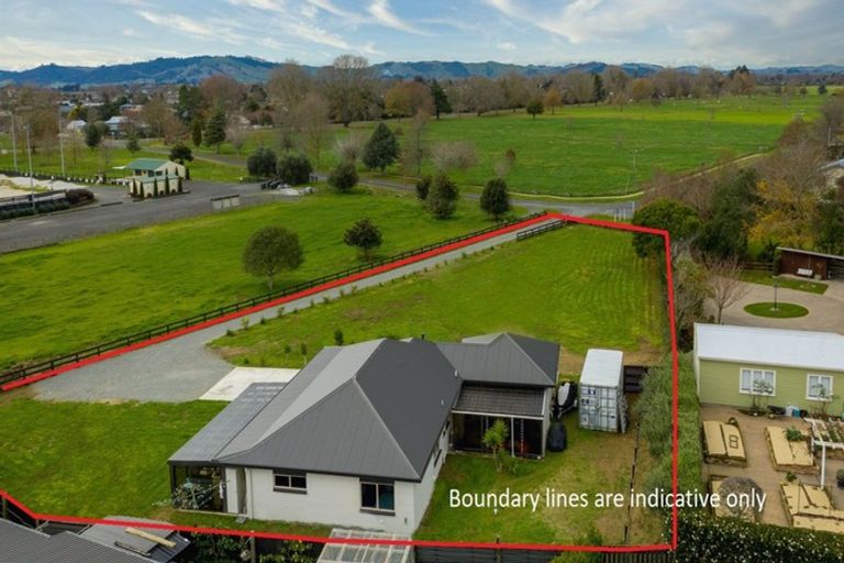 Photo of property in 127 Milton Street, Leamington, Cambridge, 3432