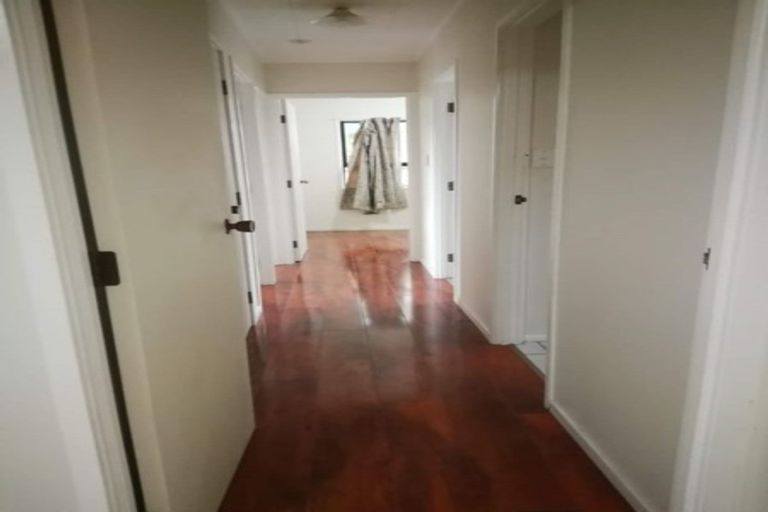 Photo of property in 5 Caribbean Drive, Unsworth Heights, Auckland, 0632