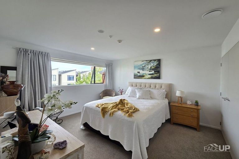Photo of property in 78 Hobsonville Point Road, Hobsonville, Auckland, 0616