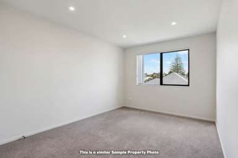 Photo of property in 5/60 Kelman Road, Kelston, Auckland, 0602