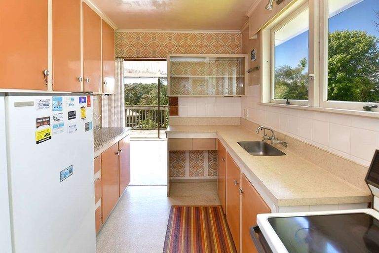 Photo of property in 30 Waverley Avenue, Glenfield, Auckland, 0629