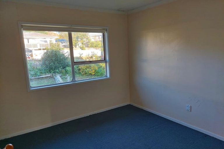 Photo of property in 18 Preston Avenue, Henderson, Auckland, 0610
