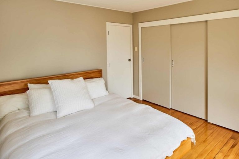 Photo of property in 47 Rona Street, Eastbourne, Lower Hutt, 5013