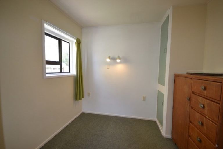 Photo of property in 4/52 Russell Terrace, Berhampore, Wellington, 6023