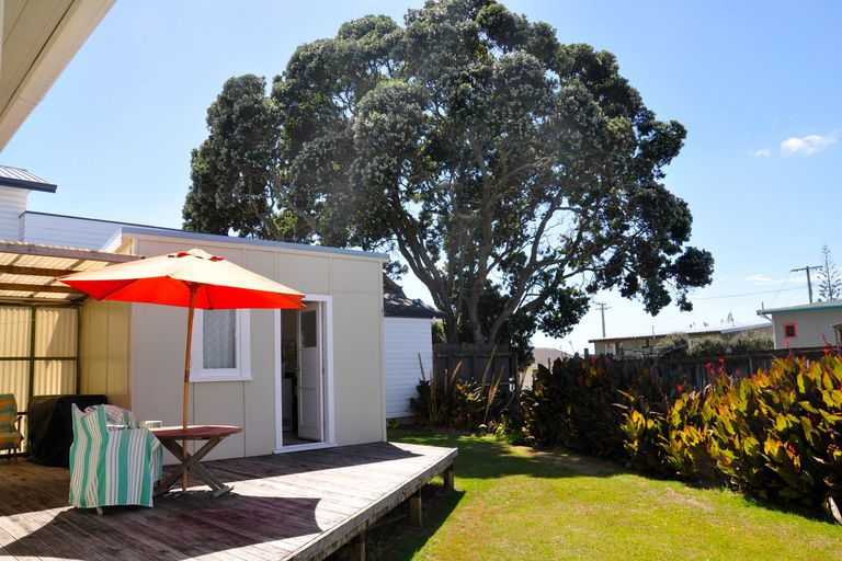 Photo of property in 12 Marine Avenue, Waihi Beach, 3611