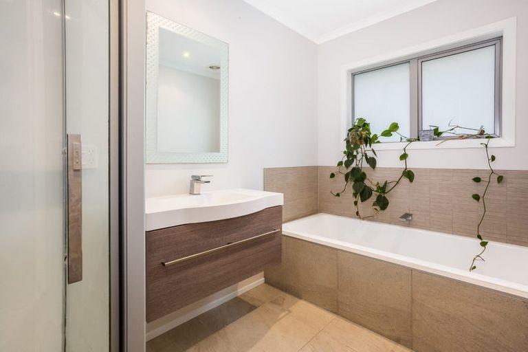 Photo of property in 17 Kepler Way, Aotea, Porirua, 5024