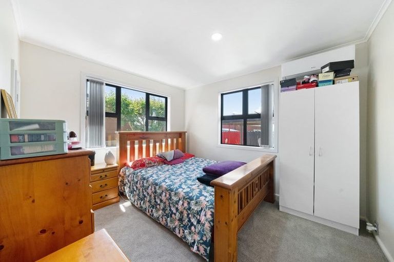 Photo of property in 3/4 Oxford Road, Manurewa, Auckland, 2102