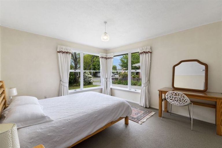 Photo of property in 4 Kingsgate Place, Burnside, Christchurch, 8053
