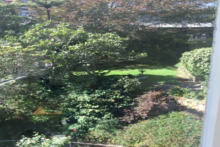 Photo of property in 42 Moana Road, Kelburn, Wellington, 6012