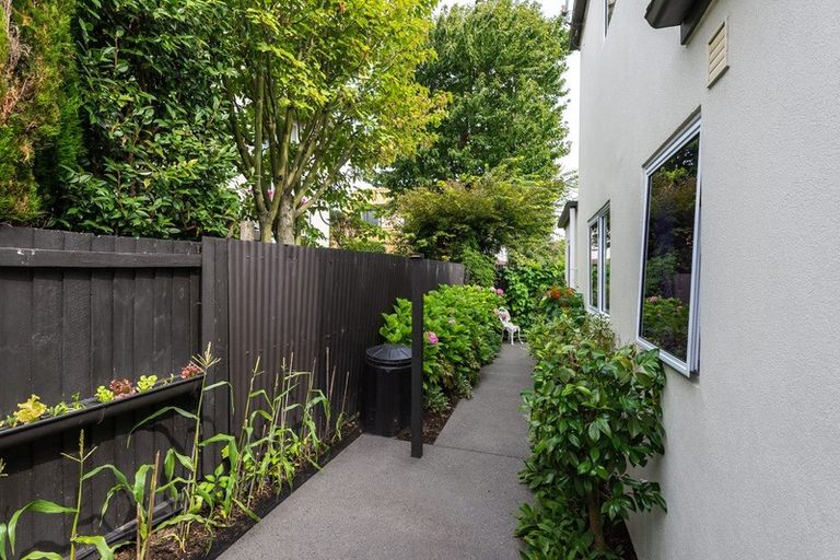 Photo of property in 2/38 Dover Street, St Albans, Christchurch, 8014