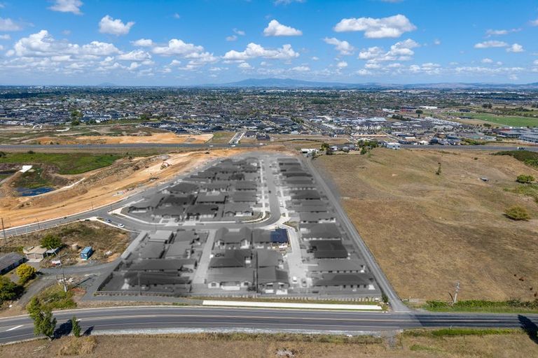 Photo of property in 53 Waruhia Crescent, Rototuna North, 3281