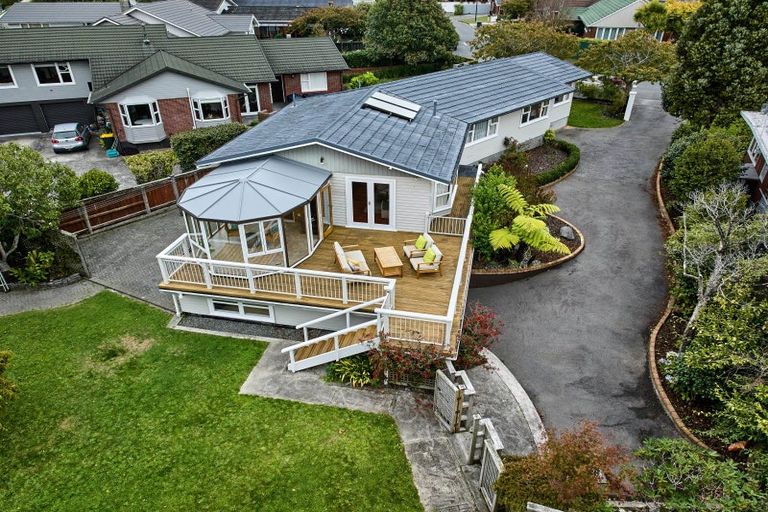 Photo of property in 32 Wai-iti Crescent, Woburn, Lower Hutt, 5010
