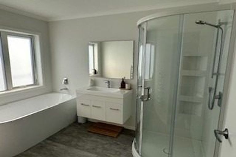 Photo of property in 8 Tainui Terrace, Tawa, Wellington, 5028