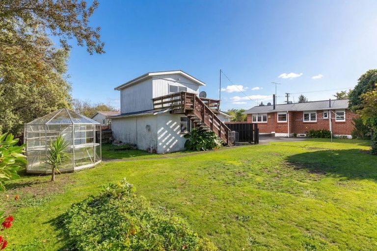 Photo of property in 17 Philip Street, Carterton, 5713