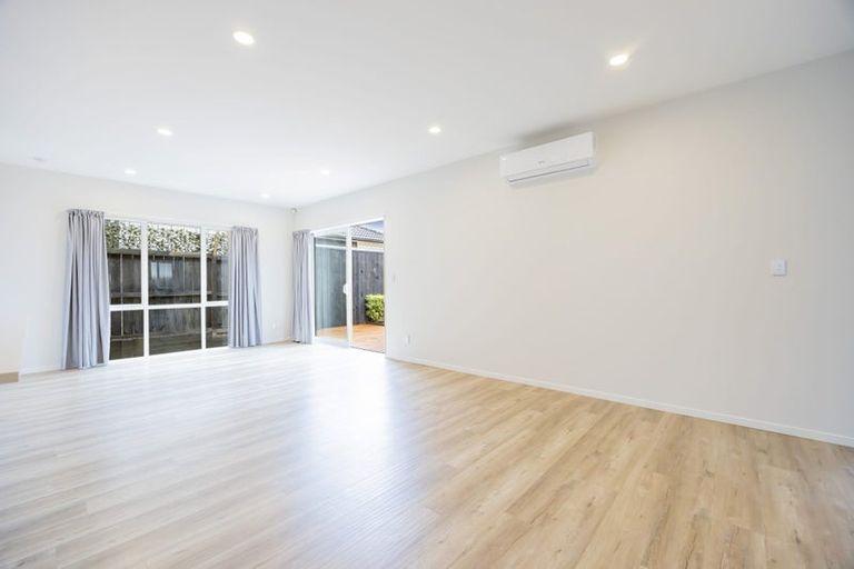 Photo of property in 69 Nobilo Road, Kumeu, 0810