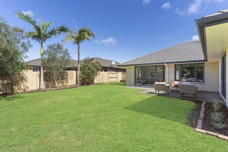 Photo of property in 8 Corrofin Drive, East Tamaki, Auckland, 2013