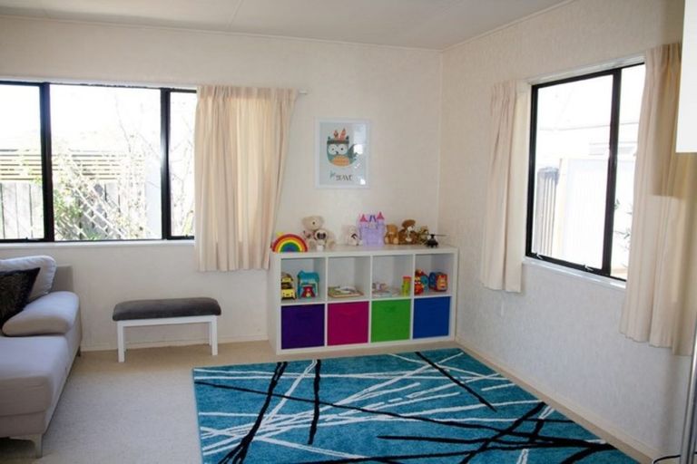 Photo of property in 2/11 Bauchop Road, Waterloo, Lower Hutt, 5011