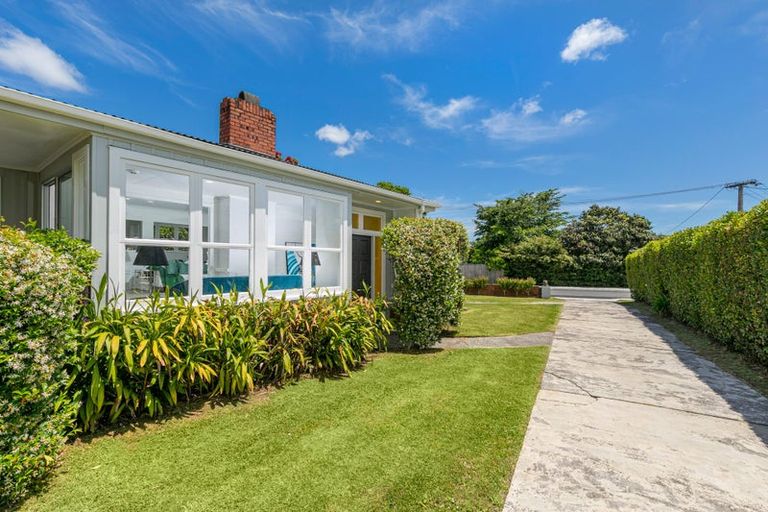 Photo of property in 8 Abel Tasman Avenue, Henderson, Auckland, 0610