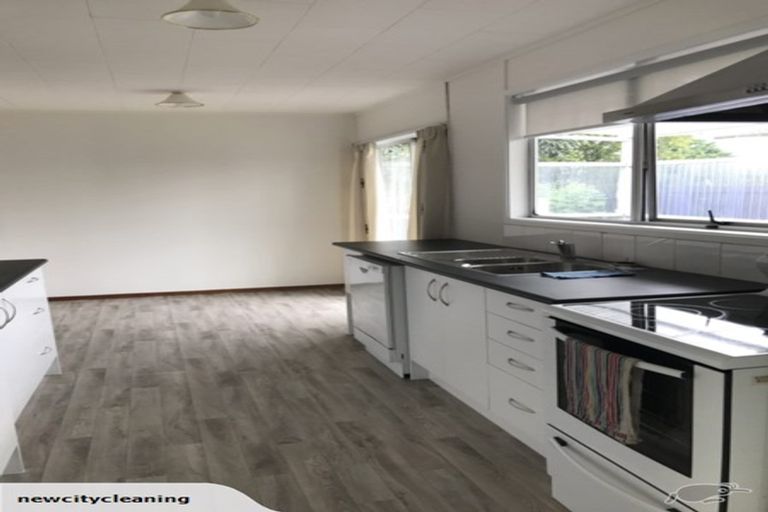 Photo of property in 1/24 Medina Place, Half Moon Bay, Auckland, 2012