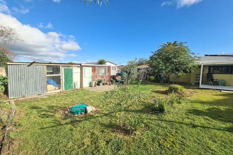 Photo of property in 13 Beach Street, Tangimoana, 4822