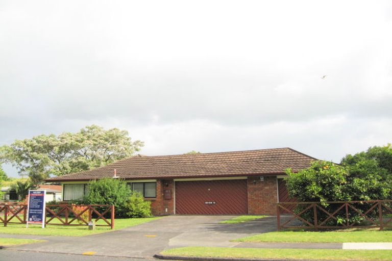 Photo of property in 2/32 Beaumaris Way, Conifer Grove, Takanini, 2112