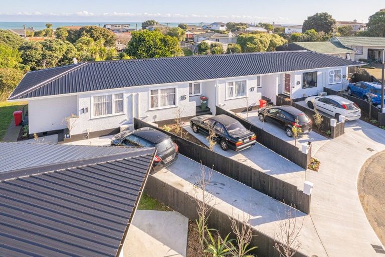 Photo of property in 1 Kupe Place, Castlecliff, Whanganui, 4501