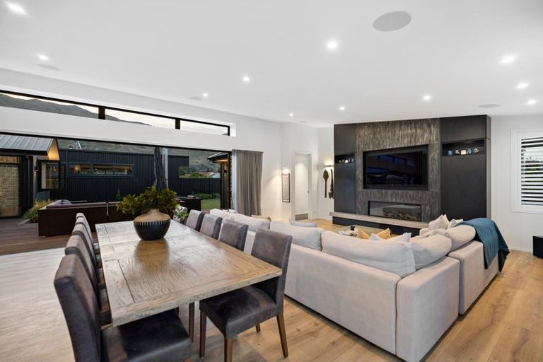 Photo of property in 13 Sapphire Spring Rise, Wanaka, 9305