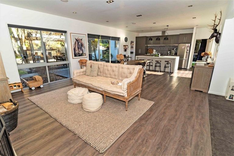 Photo of property in 1 Lakeside Terrace, Westport, 7892