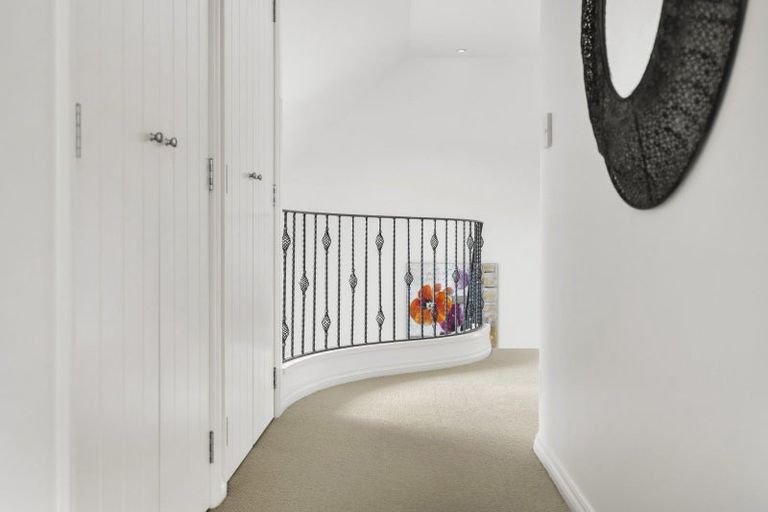 Photo of property in 10 Quedley Court, Eastern Beach, Auckland, 2012