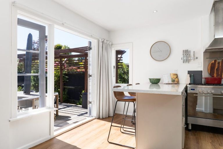 Photo of property in 37 Tainui Street, Somerfield, Christchurch, 8024