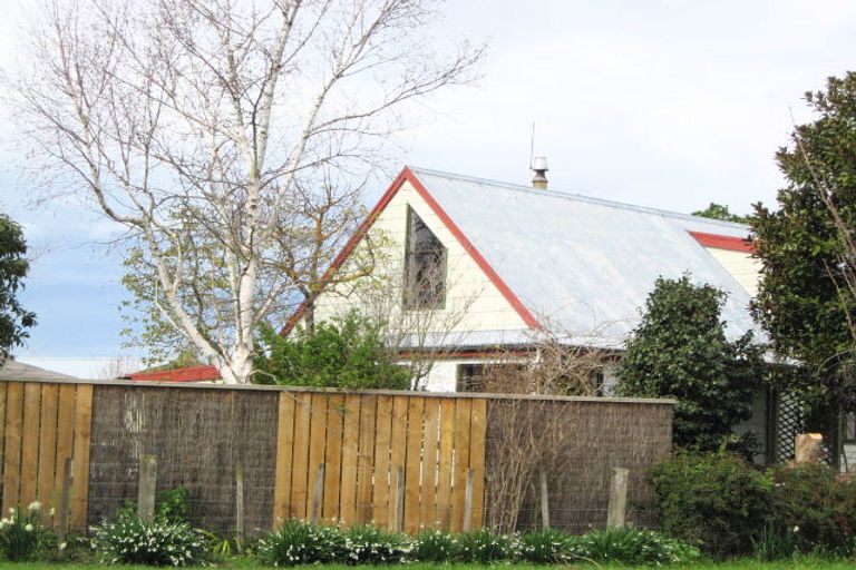 Photo of property in 64 Ferry Road, Clive, 4102