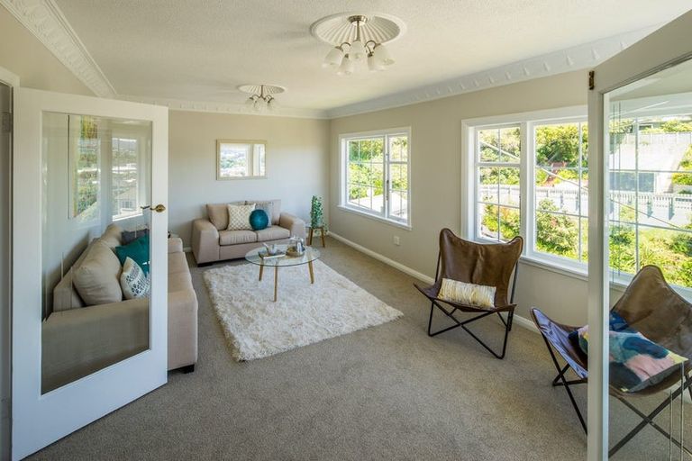 Photo of property in 25 Ashleigh Crescent, Miramar, Wellington, 6022