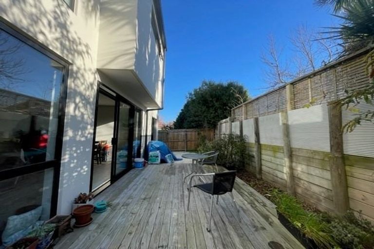 Photo of property in 4/15 Waltham Road, Sydenham, Christchurch, 8023