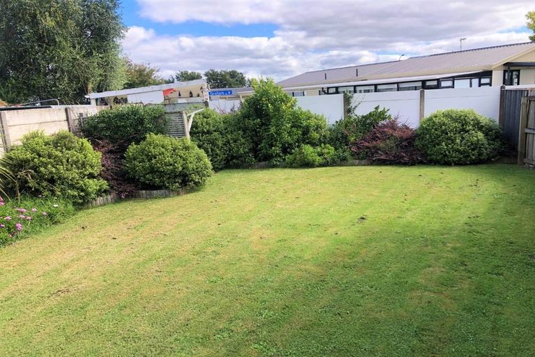 Photo of property in 107 Oakfield Crescent, Pukete, Hamilton, 3200