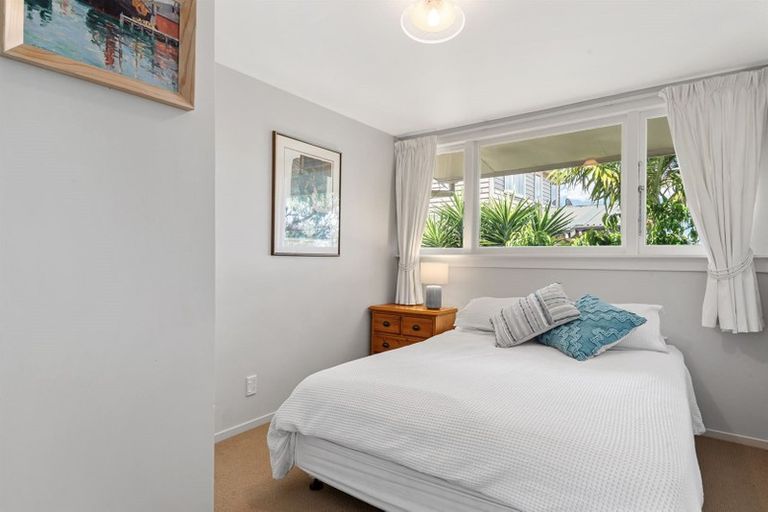 Photo of property in 91 Island Bay Road, Beach Haven, Auckland, 0626