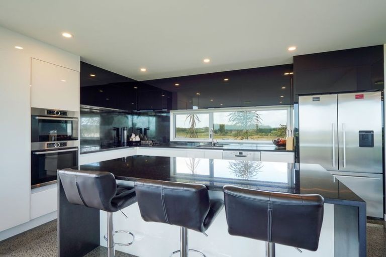 Photo of property in 89 Sunrise Drive, Seaward Bush, Invercargill, 9812