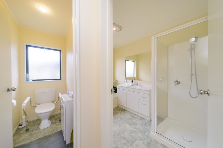 Photo of property in 157 Ruapehu Drive, Fitzherbert, Palmerston North, 4410