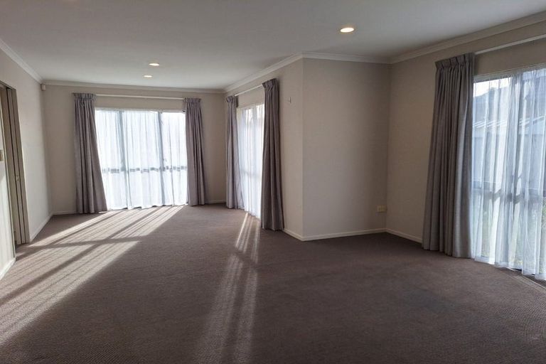 Photo of property in 8 Camith Close, Flat Bush, Auckland, 2016