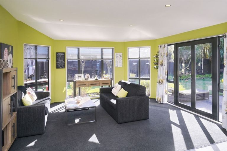 Photo of property in 2 The Stables, Woodend, 7610