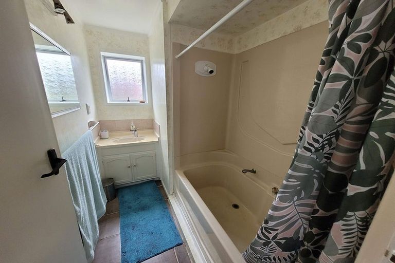 Photo of property in 55 Allington Road, Massey, Auckland, 0614