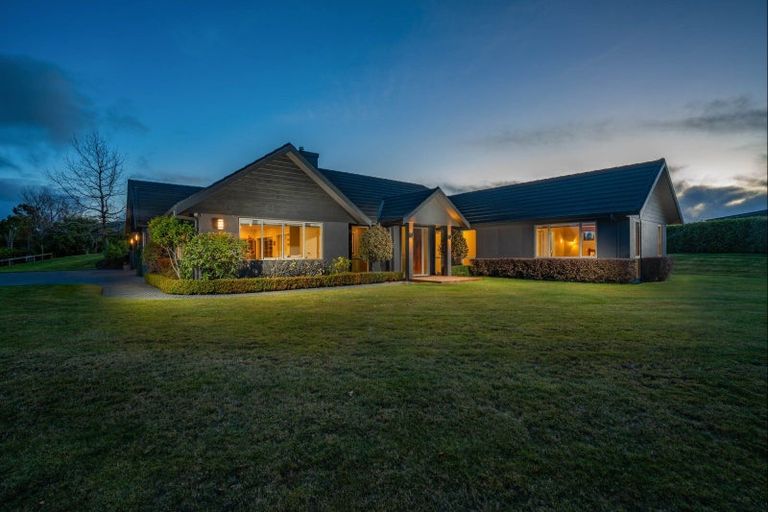 Photo of property in 63 Loch Views Road, Acacia Bay, Taupo, 3385