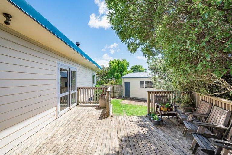 Photo of property in 98 Kiwi Road, Raumati Beach, Paraparaumu, 5032