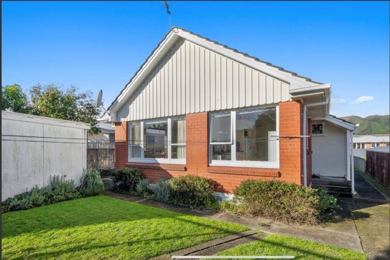 Photo of property in 71 Wai-iti Crescent, Woburn, Lower Hutt, 5010